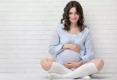 孕晚期有孕吐症状是怎么回事,孕期除了尿频什么症状都没有