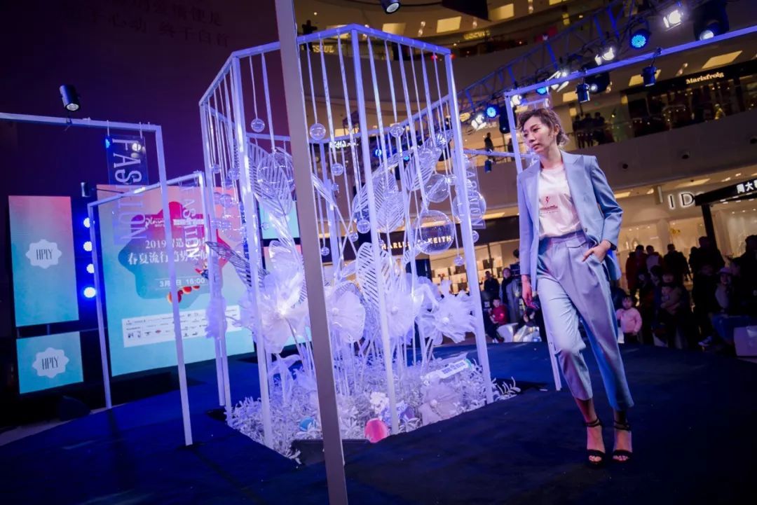 苏宁广场“智造星物种”极智开启，三月“爱丽狮”领跑女性消费