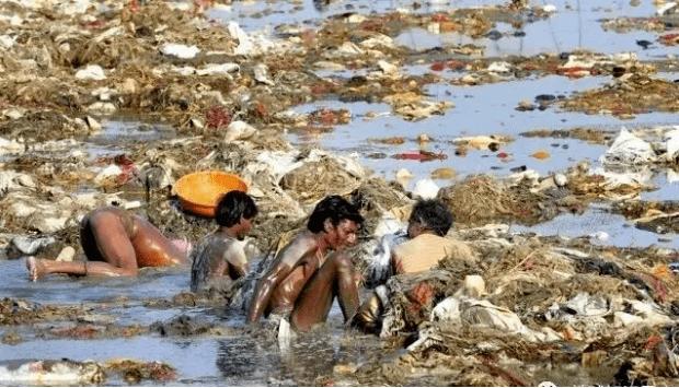 瞒不住了?!疫情最大的黑洞,这个国家可能导致疫情爆发