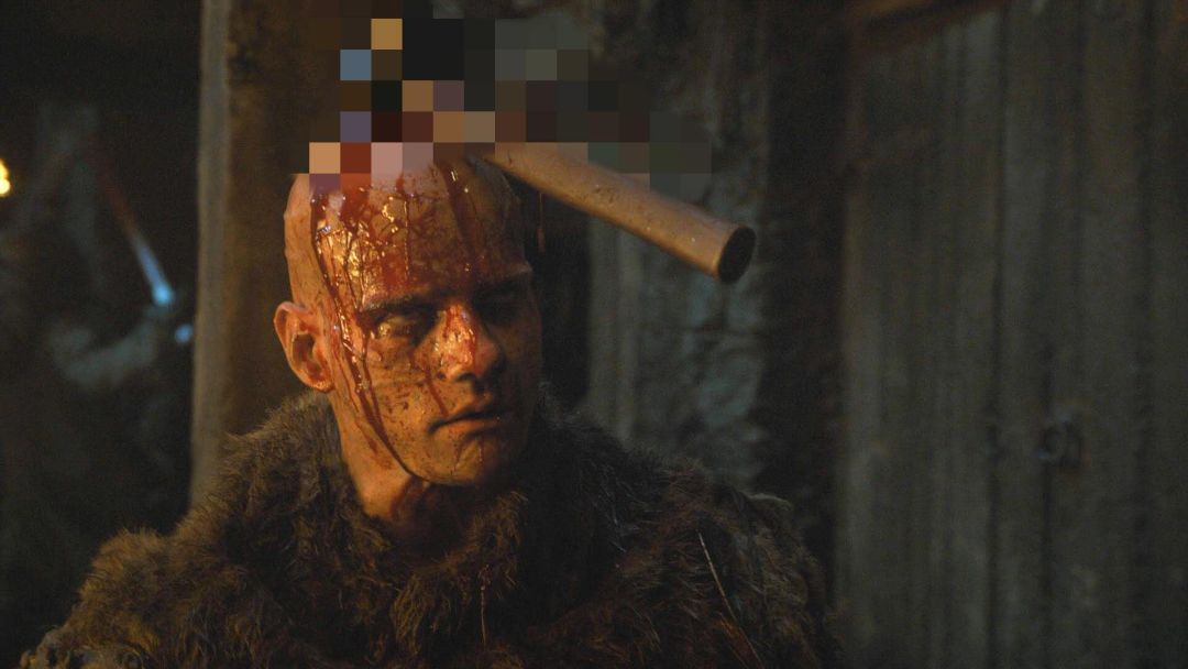 权力的游戏雪诺被困巨矛阵,权力的游戏雪诺单独面对骑兵