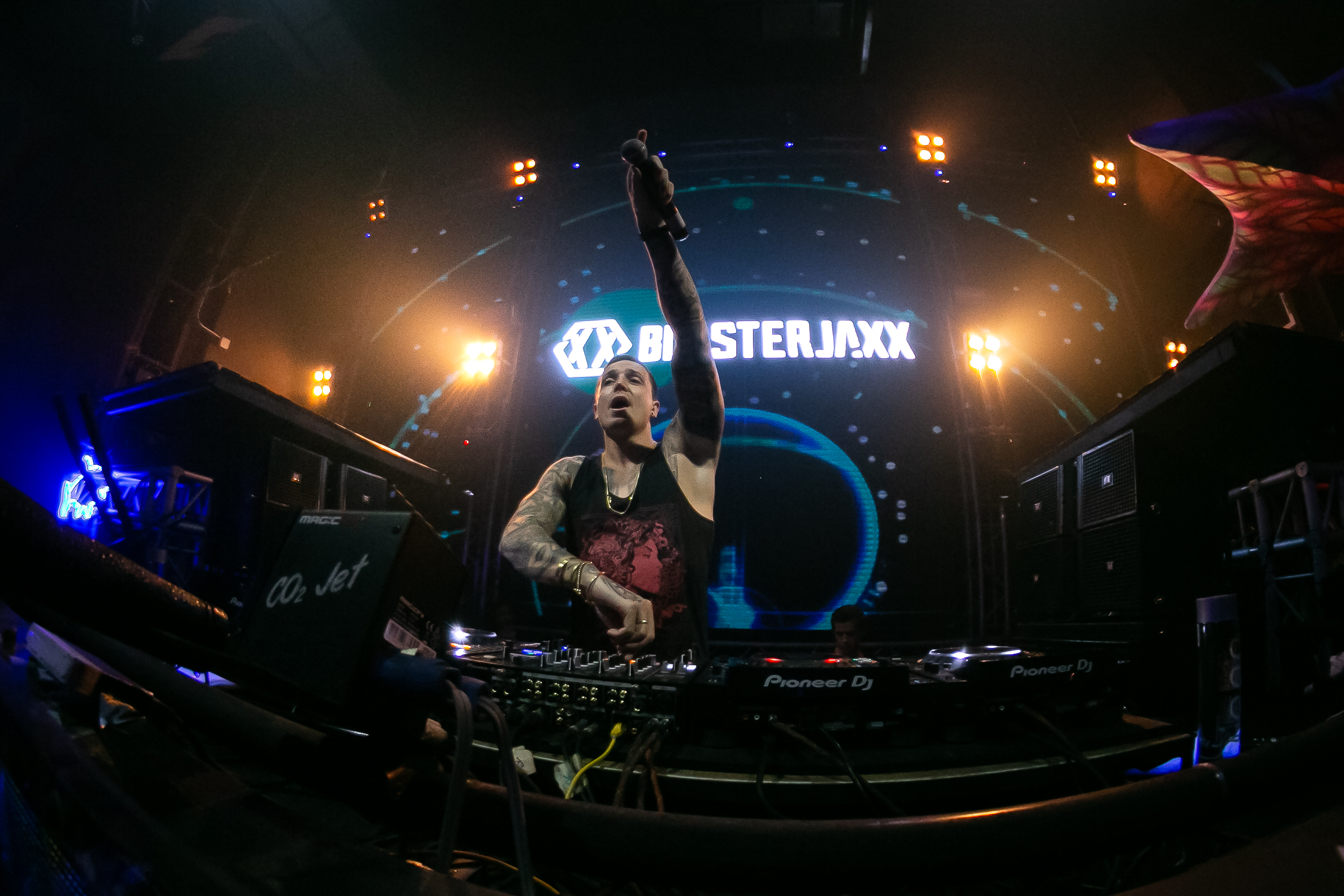 比较嗨的dj舞曲有哪些,节奏感最强最震撼的dj嗨曲中文