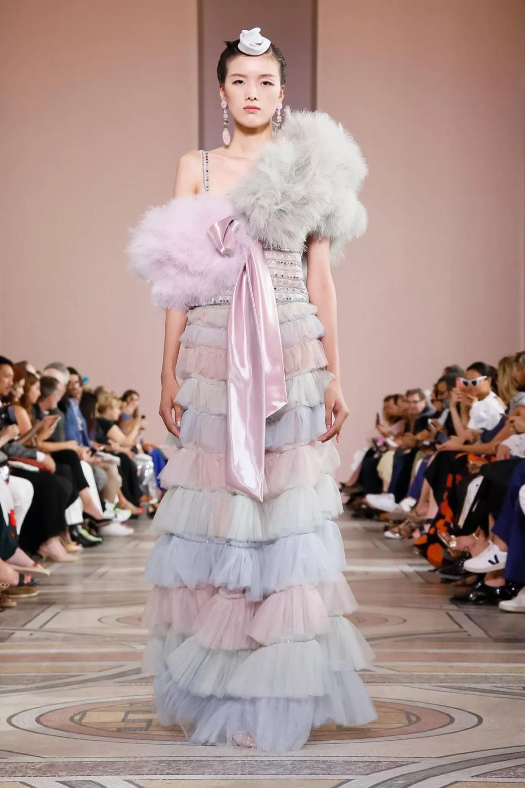 优雅不是炫耀,阿玛尼高定装