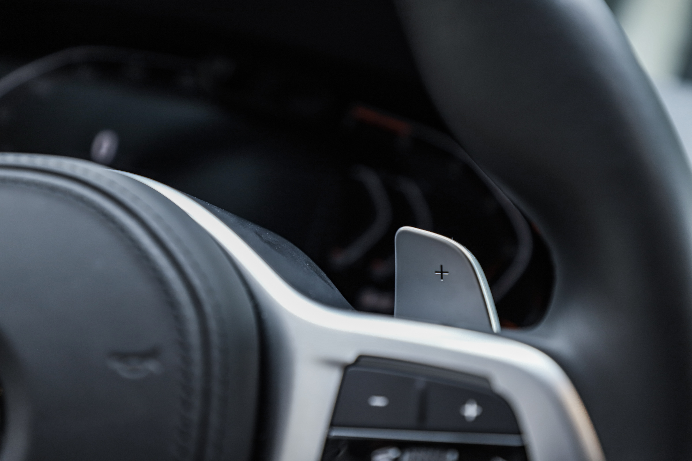 宝马3系变速箱顿挫,宝马3系11款的6at变速箱有点顿挫