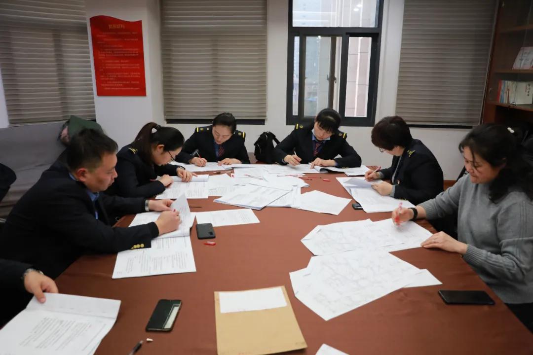 怎么才能当高铁列车长,高铁多久才能成为列车长