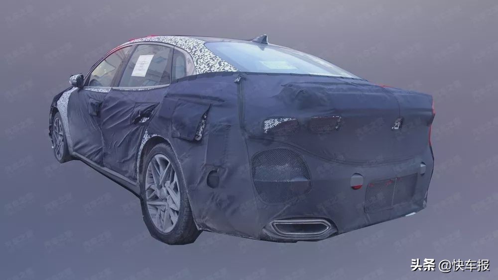 现代比雅尊好的车,12年现代雅尊和索纳塔大小