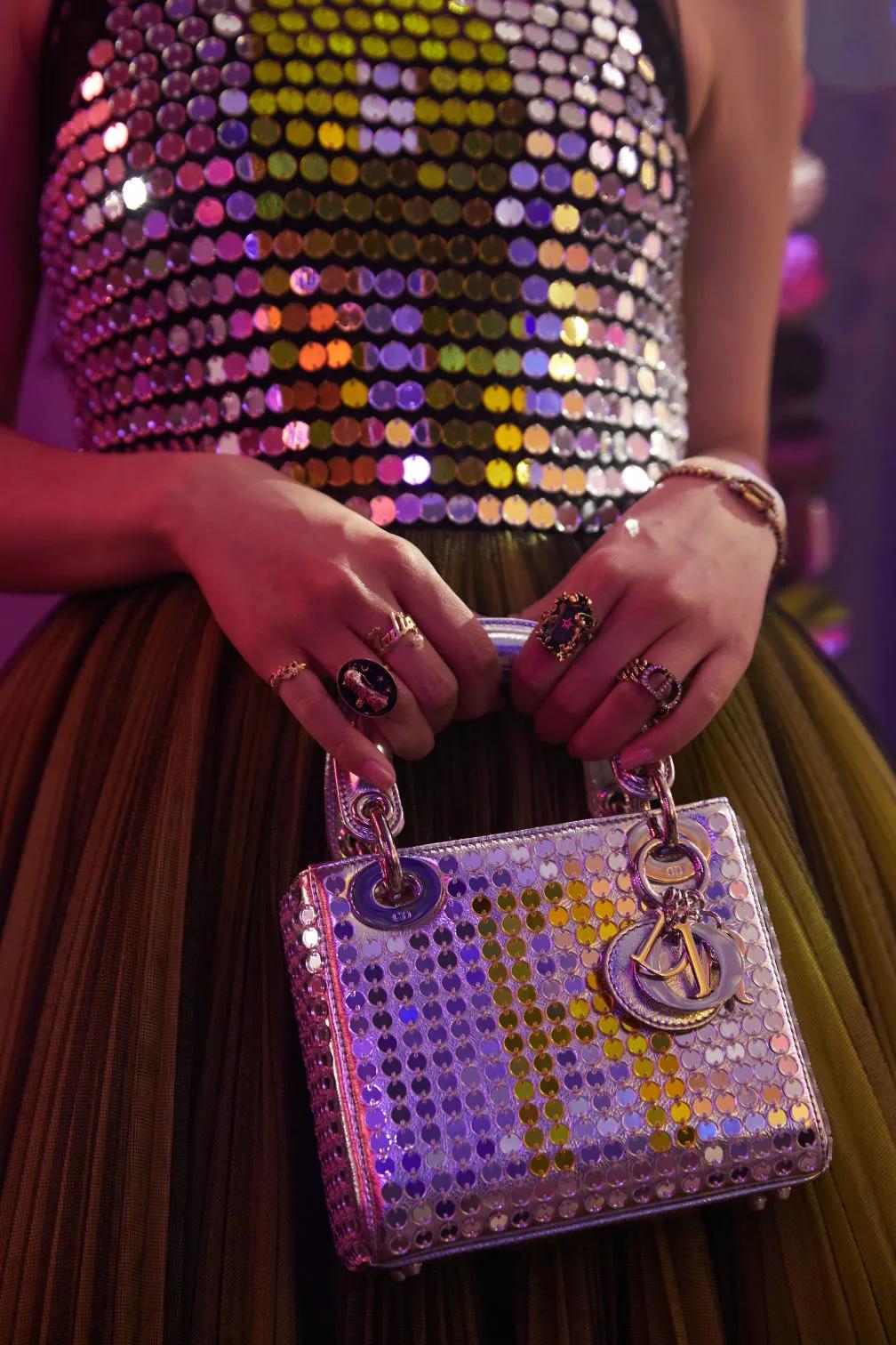 迪奥dior2020走秀冬季款运动鞋,dior2012春夏走秀视频完整版