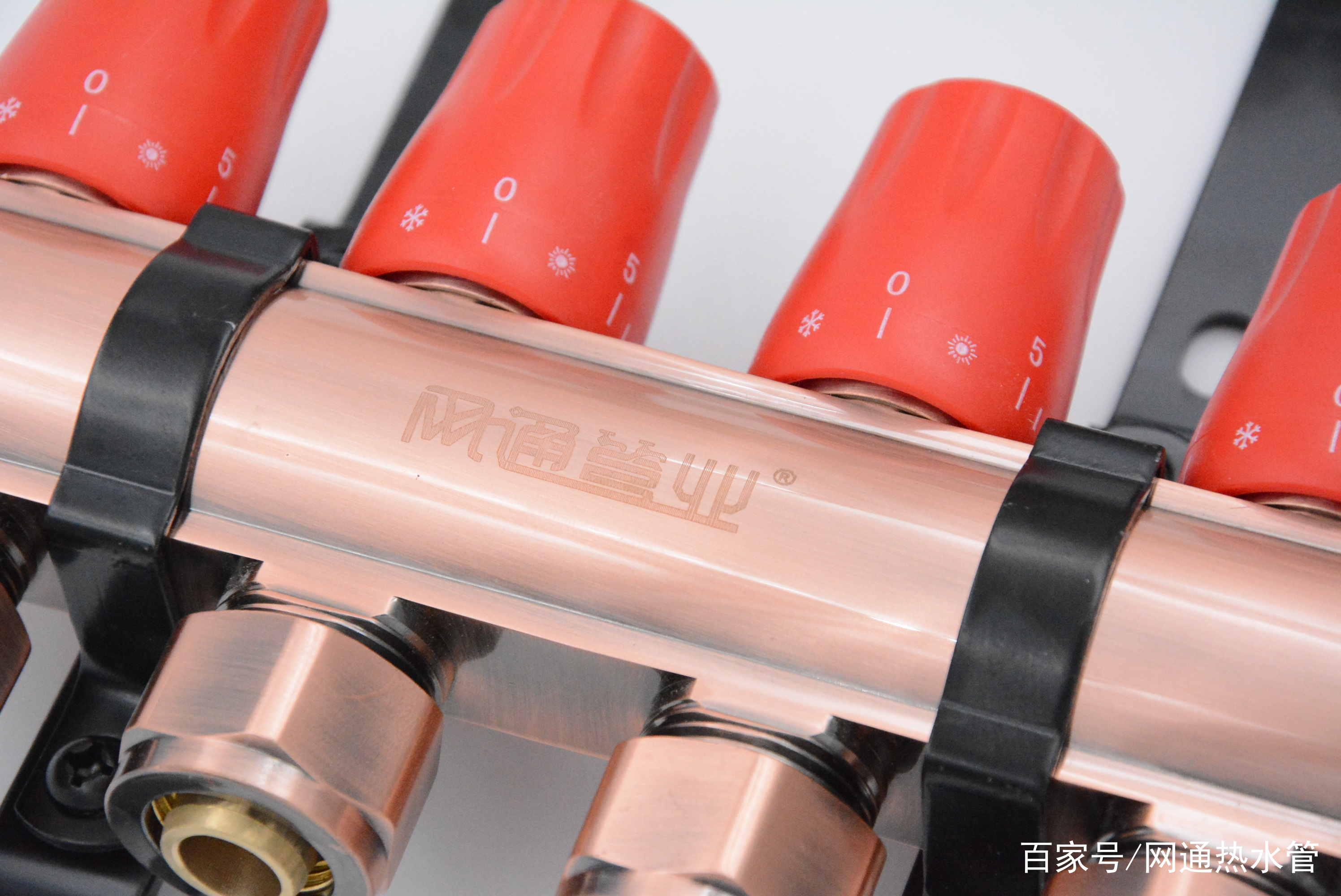 家里地暖太热可以用加湿器吗,家里地暖太热调节阀门降温的视频