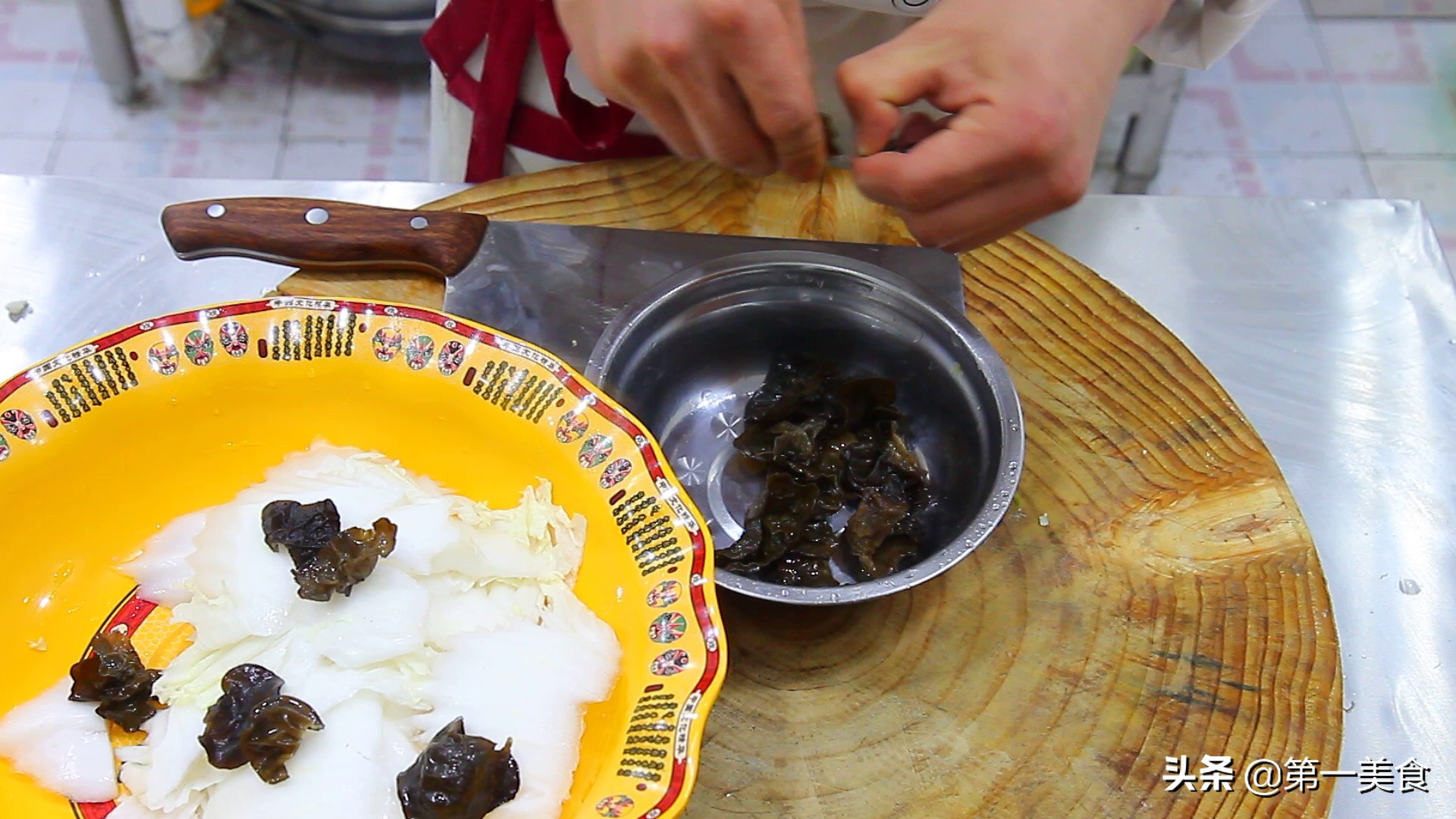 厨师教你水煮肉片的正宗做法,这才是水煮肉片的正确做法