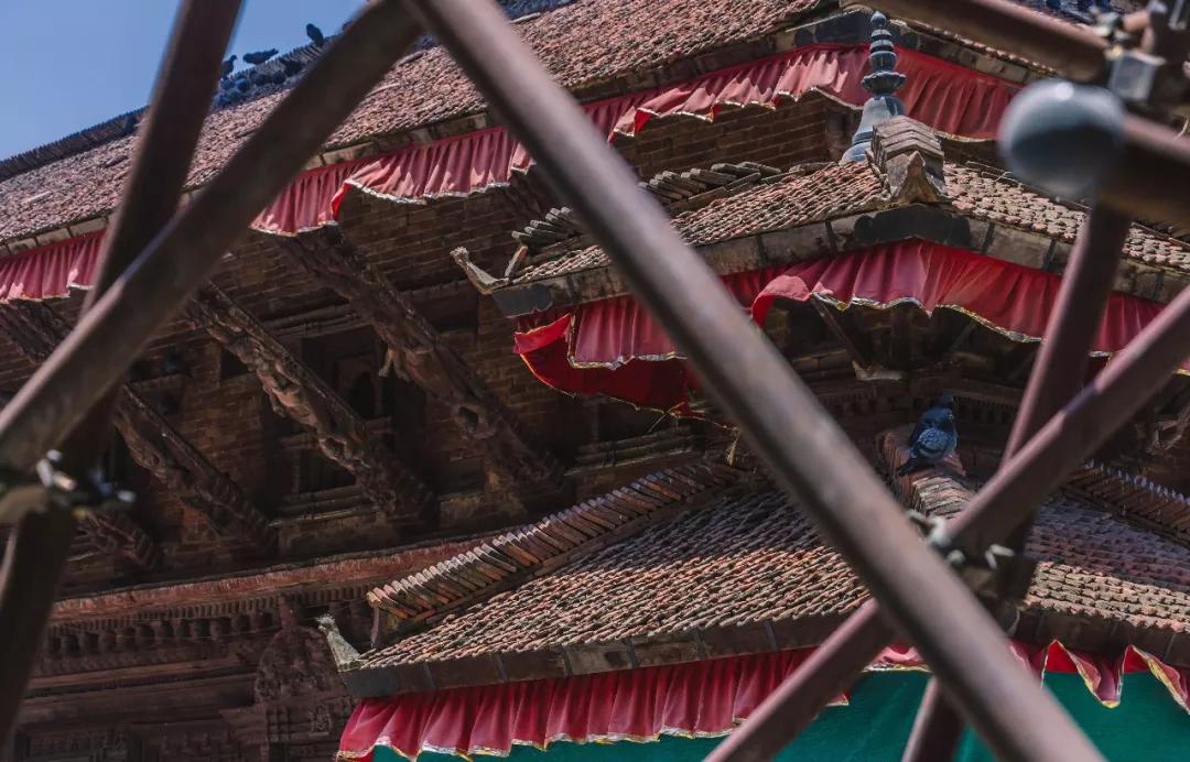 这个微笑国度,见人就夸漂亮,300元就能在天空滑翔