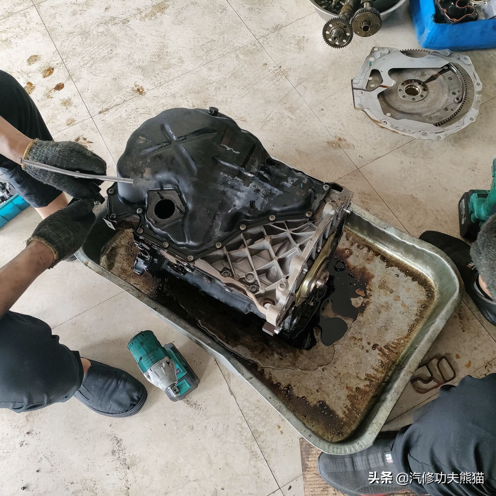 奥迪q5烧机油值不值得买,2015款奥迪q5舒适型烧机油