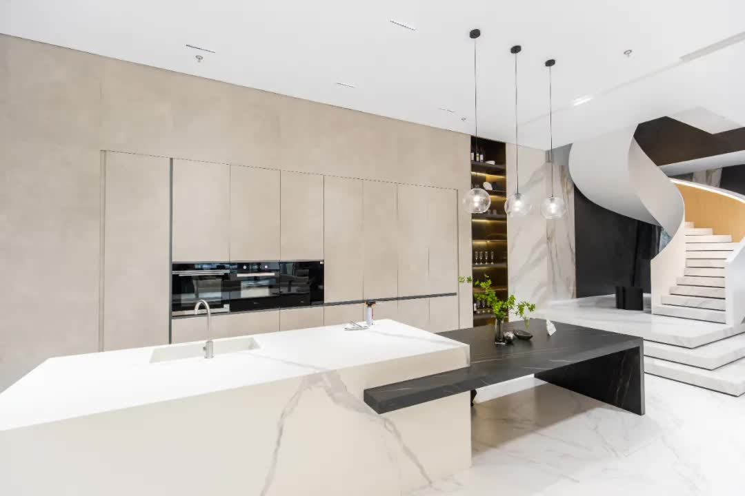 最具建筑感总部展厅亮相！华岩品致打造“百店百面”赋能“牛商”