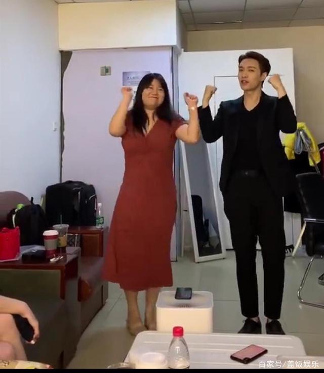 鹿晗杨天真什么时候解约的,杨天真和鹿晗什么时候解约的