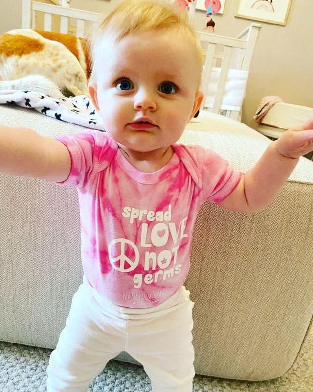 特朗普小儿子萌照曝光,特朗普孙女现在怎么样了