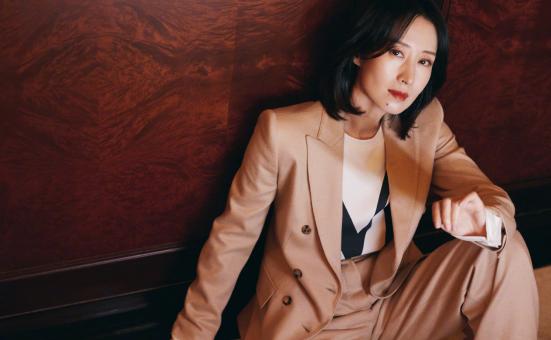 白色西装的刘敏涛造型气质太高级,刘敏涛mbti