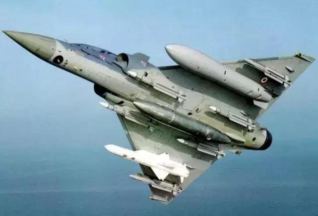 从友机到敌机巨大转变：幻影2000，水平究竟如何？