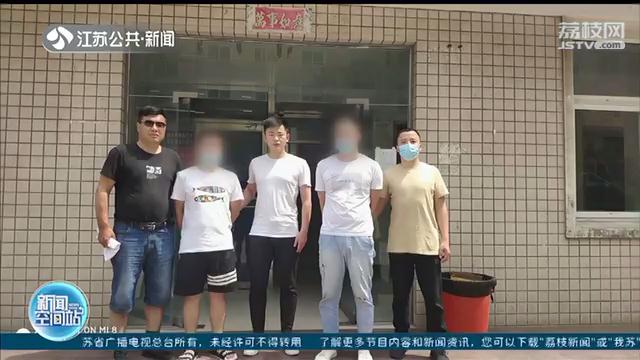 外包装是苏烟,拆开来是红河,“真皮假瓤”专坑烟酒店