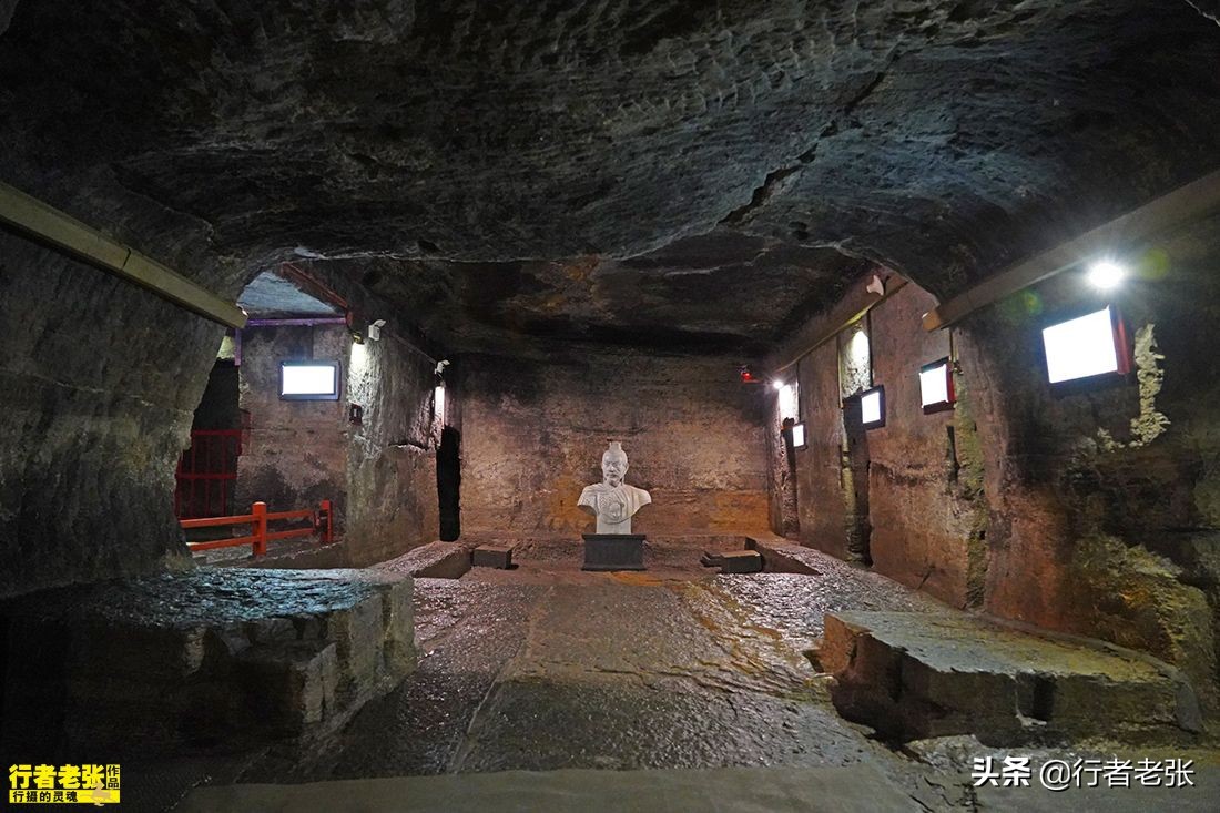 老款卫生间马桶,2000年前的冲水厕所