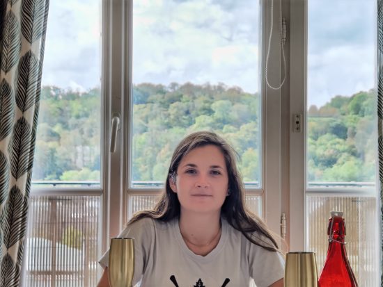 手机摄像头刮花了影响拍照吗,手机摄像头玻璃刮花有影响吗