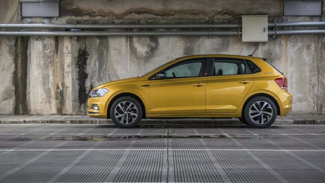 价格便宜性价比高的车2万左右,起售价和顶配相差最大的车