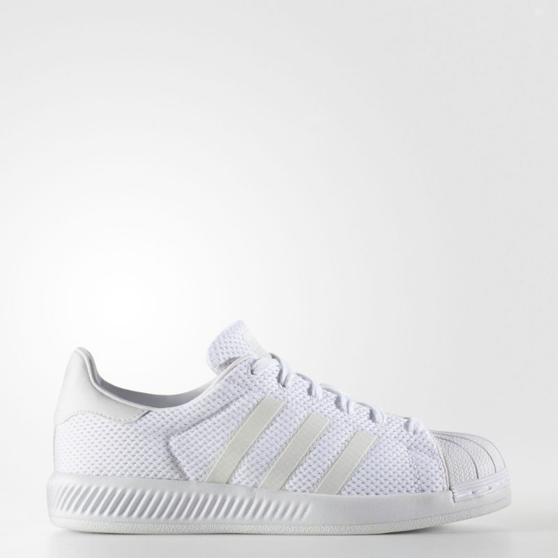 9小时已被抢23万件！Adidas小白鞋111元拿！