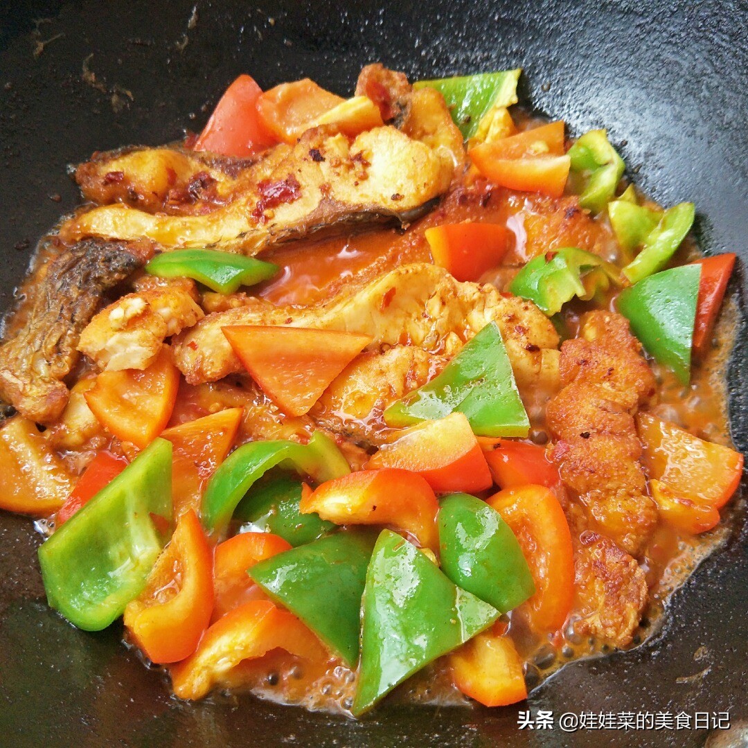 红烧鱼块放淀粉粘锅吗,红烧鱼块怎么做的软烂不油腻