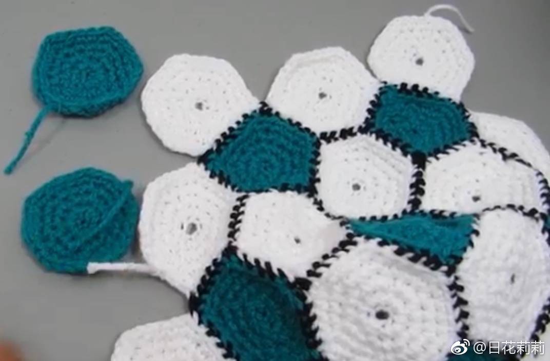 钩针编织足球的教程,钩针编织足球人物玩偶内马尔