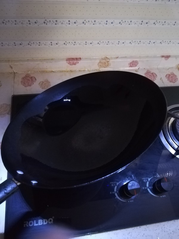 为什么炒土豆丝总粘锅而且还不脆,炒土豆丝怎么不粘锅窍门