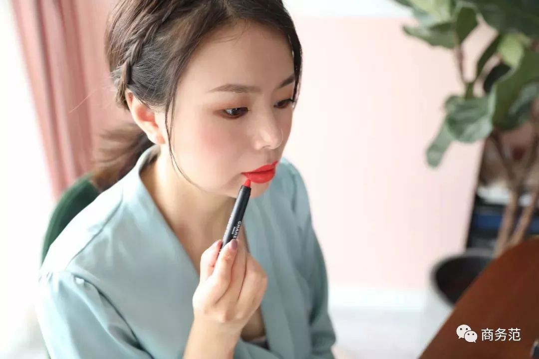 香奈儿美妆全线测评,香奈儿好用彩妆排名榜