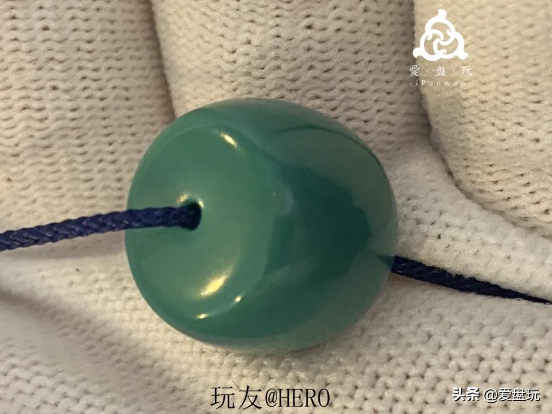 一条小金刚,他盘了720天,包浆很赞,谁说大干手不适合盘串