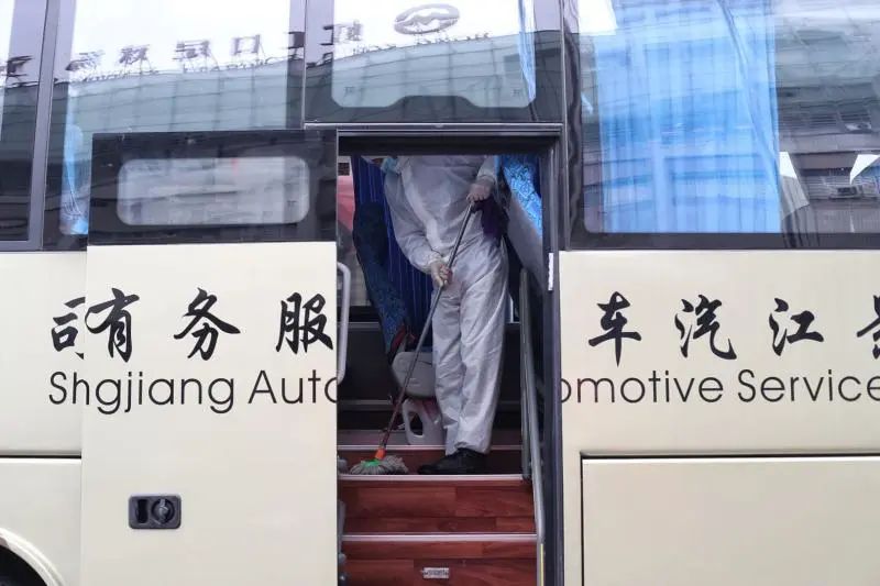 虹口足球场如何确保入境人员转运安全？带你直击现场！