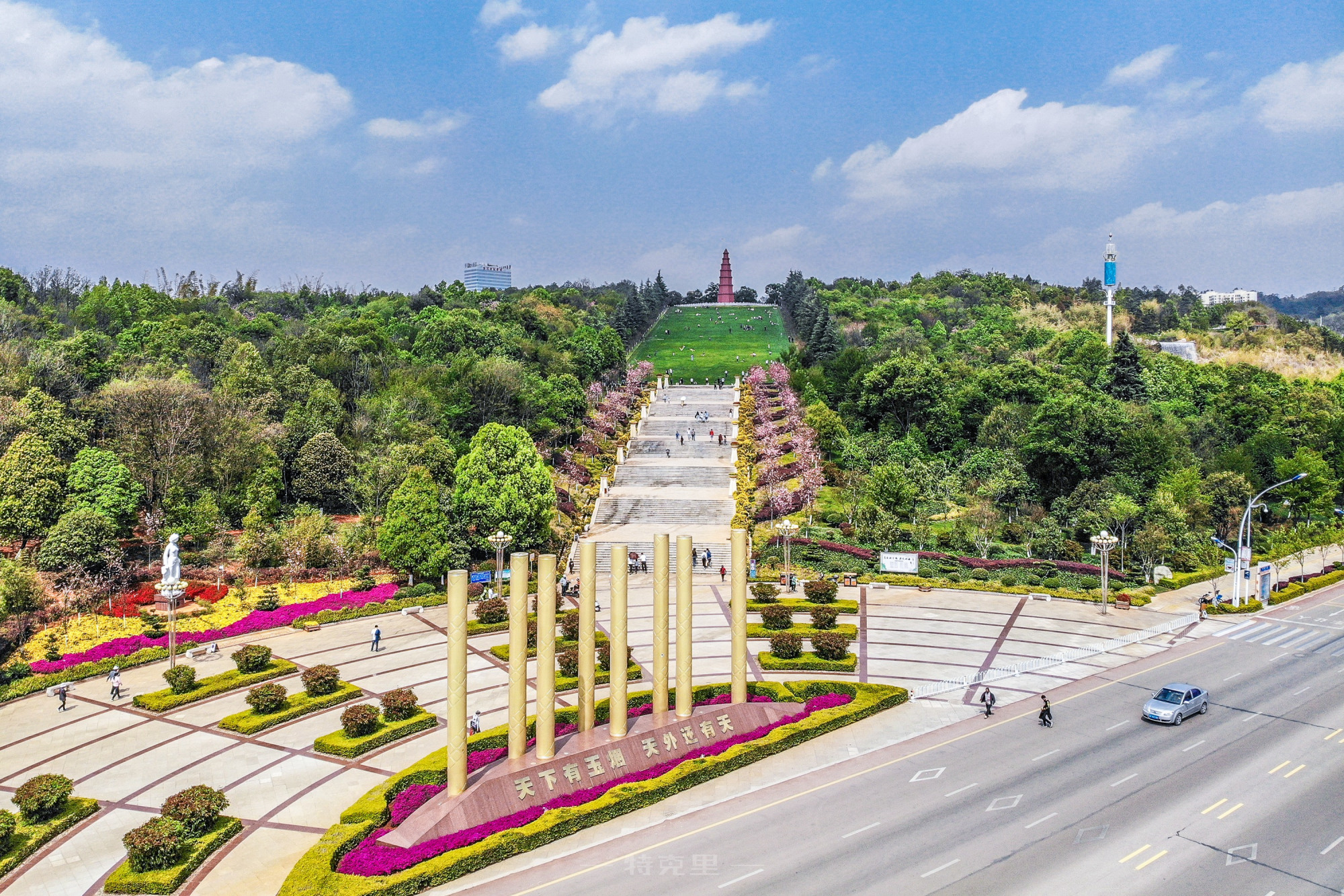云南玉溪红塔山烟事博物馆拍摄地,云南一座山
