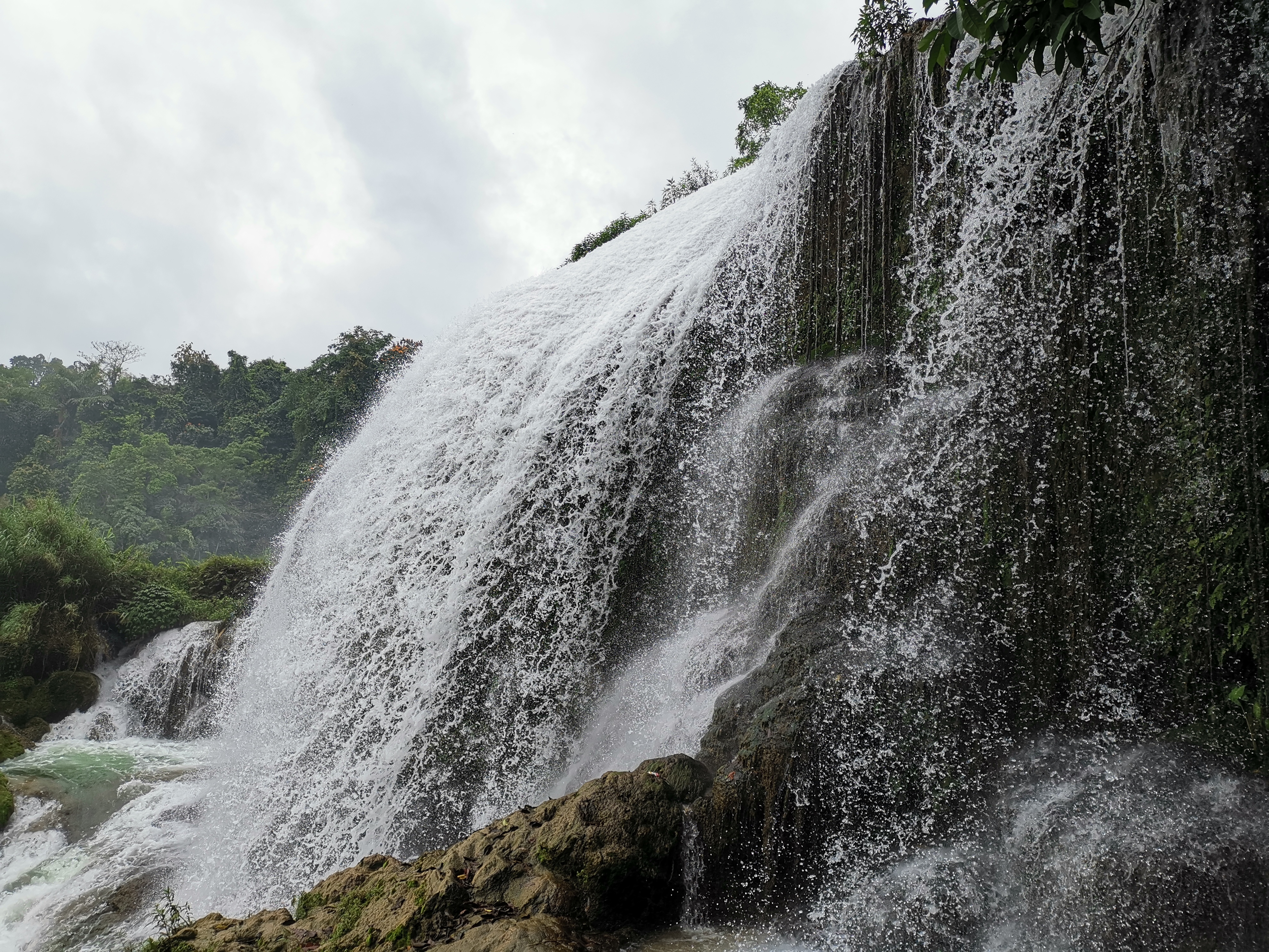 壶口瀑布和黄果树瀑布哪个壮观,黄果树瀑布三个瀑布游览时间