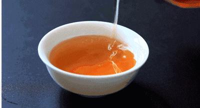 红茶为啥喝起来酸的,红茶为什么会有酸涩感