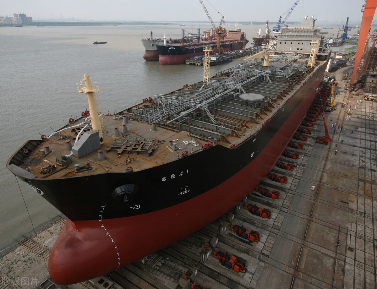 万吨巨轮是如何下水的,万吨巨轮下水注意什么