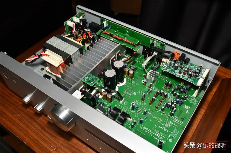 柔和自然的声音体验ONKYO(安桥)A-9130立体声放大器