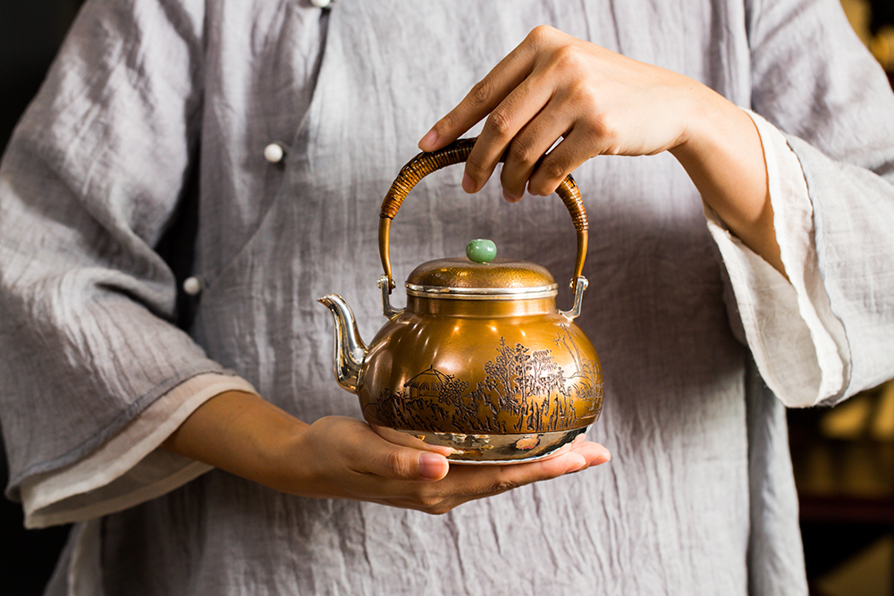 银壶用久了会不会变黑,银壶变黑有毒吗