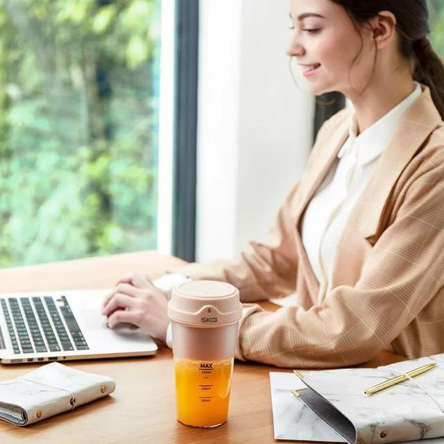 你还在喝鲜榨果汁吗,你还在喝含糖的饮料吗