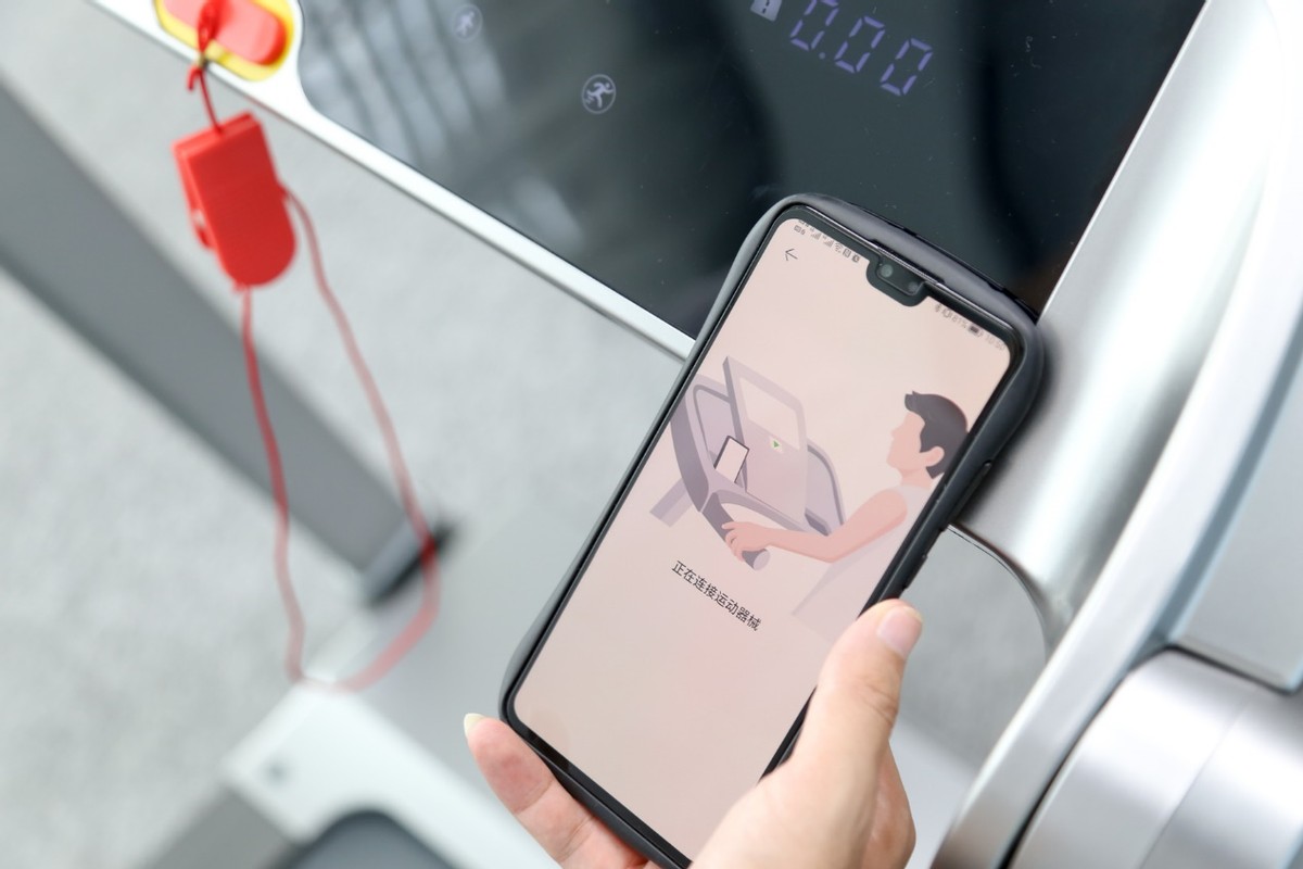 宅家跑步拒绝秋膘,荣耀亲选磁悬浮减震跑步机深度体验