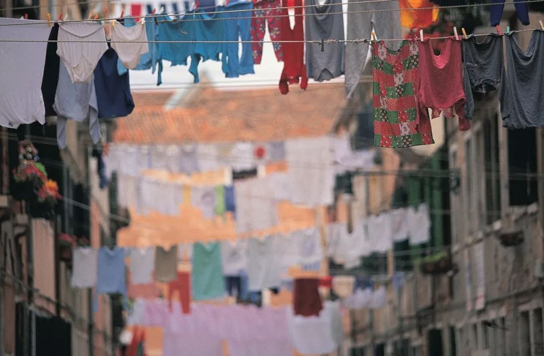 年轻妈妈紧急就医!连续64天没太阳,家里内衣裤终于顶不住了