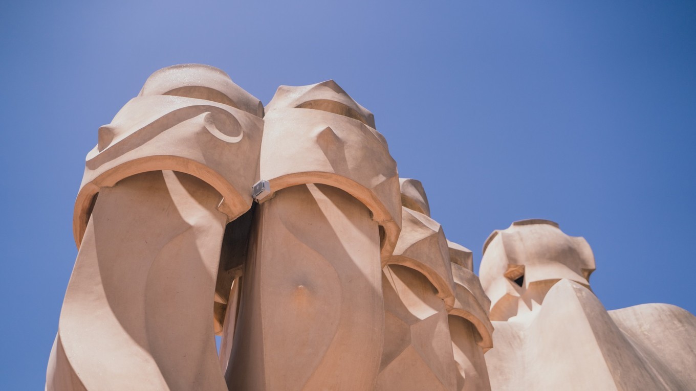 米拉之家烟囱,米拉之家天井