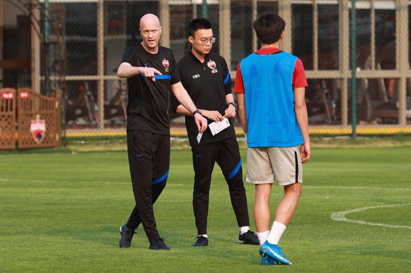 从重庆到深圳，最具性价比主帅新赛季能否圆梦亚冠？