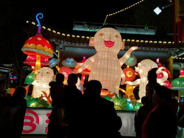 对联有大用,3个才子靠对联抱得美人归,成为千古佳话