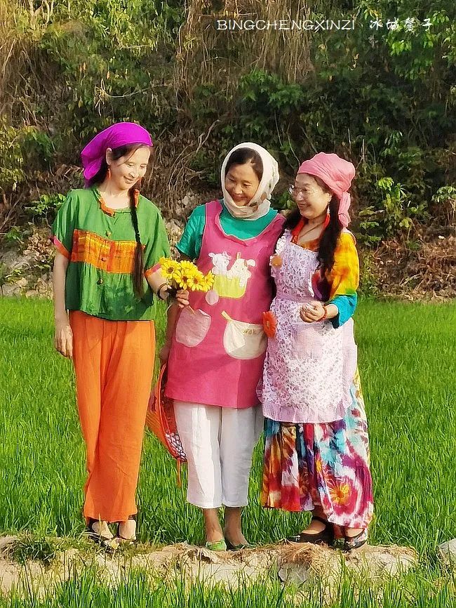 做把“村姑”,走进海南灯火灿烂的火龙果园