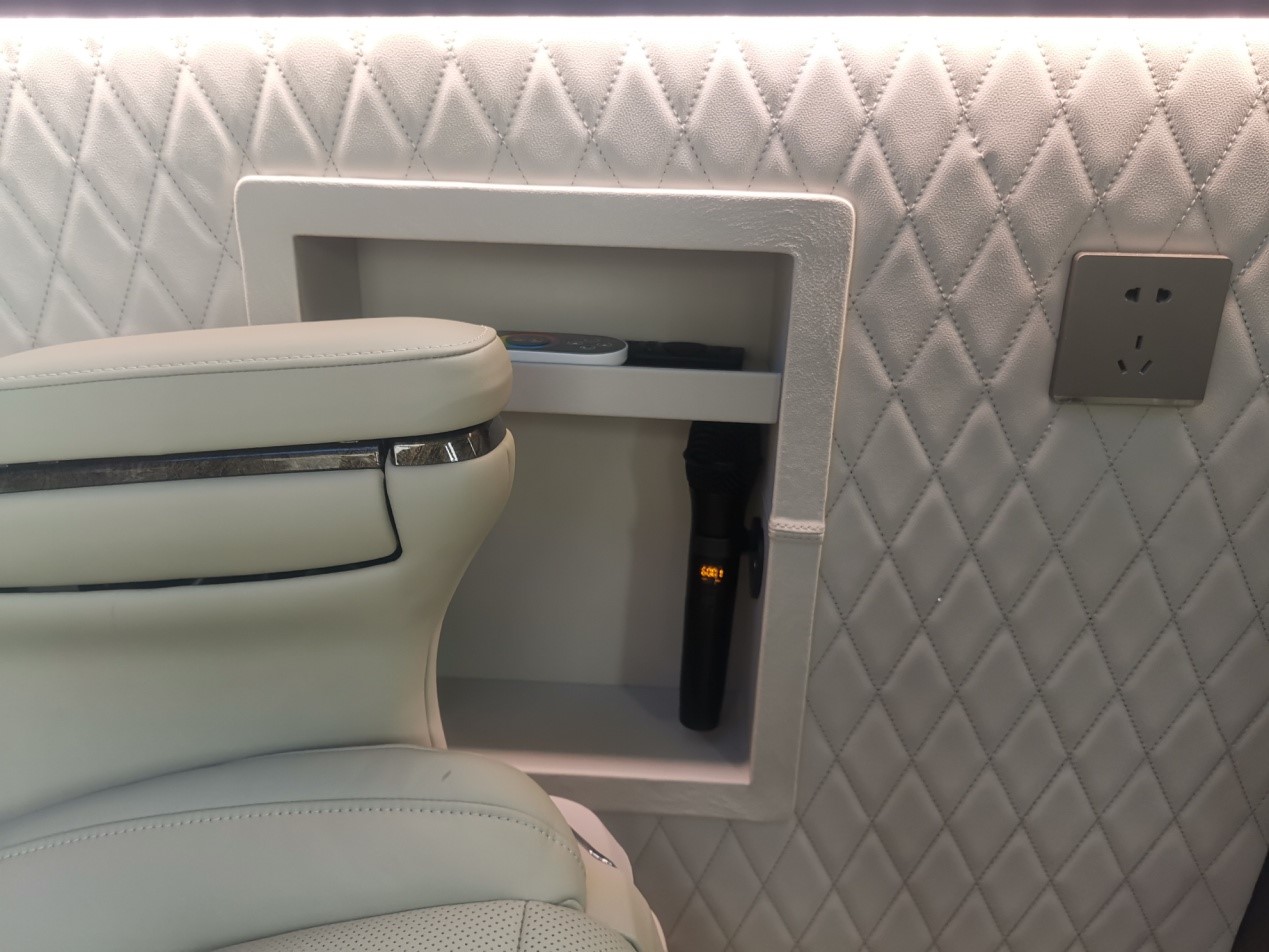 福特新全顺为什么这么多人用,福特新全顺无中门短轴