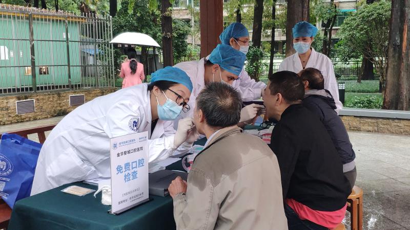 送健康进基层为民服务暖人心,送爱心送温暖到千家万户