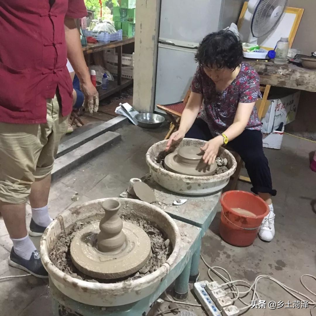 山东黑陶手工匠人,临沂黑陶手工制作