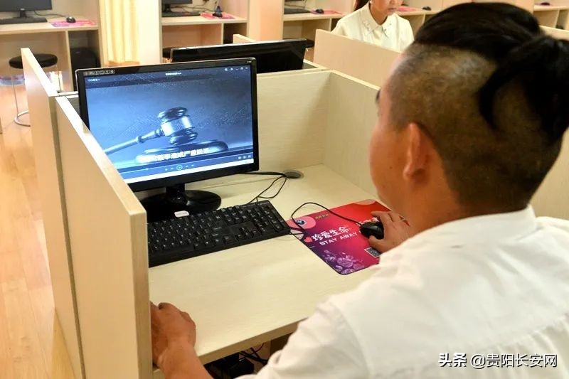 成功创建禁毒教育示范学校,开展驾校禁毒知识培训