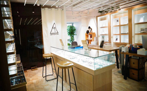 眼镜店眼镜片销售话术技巧,眼镜店电话邀约顾客话术100句