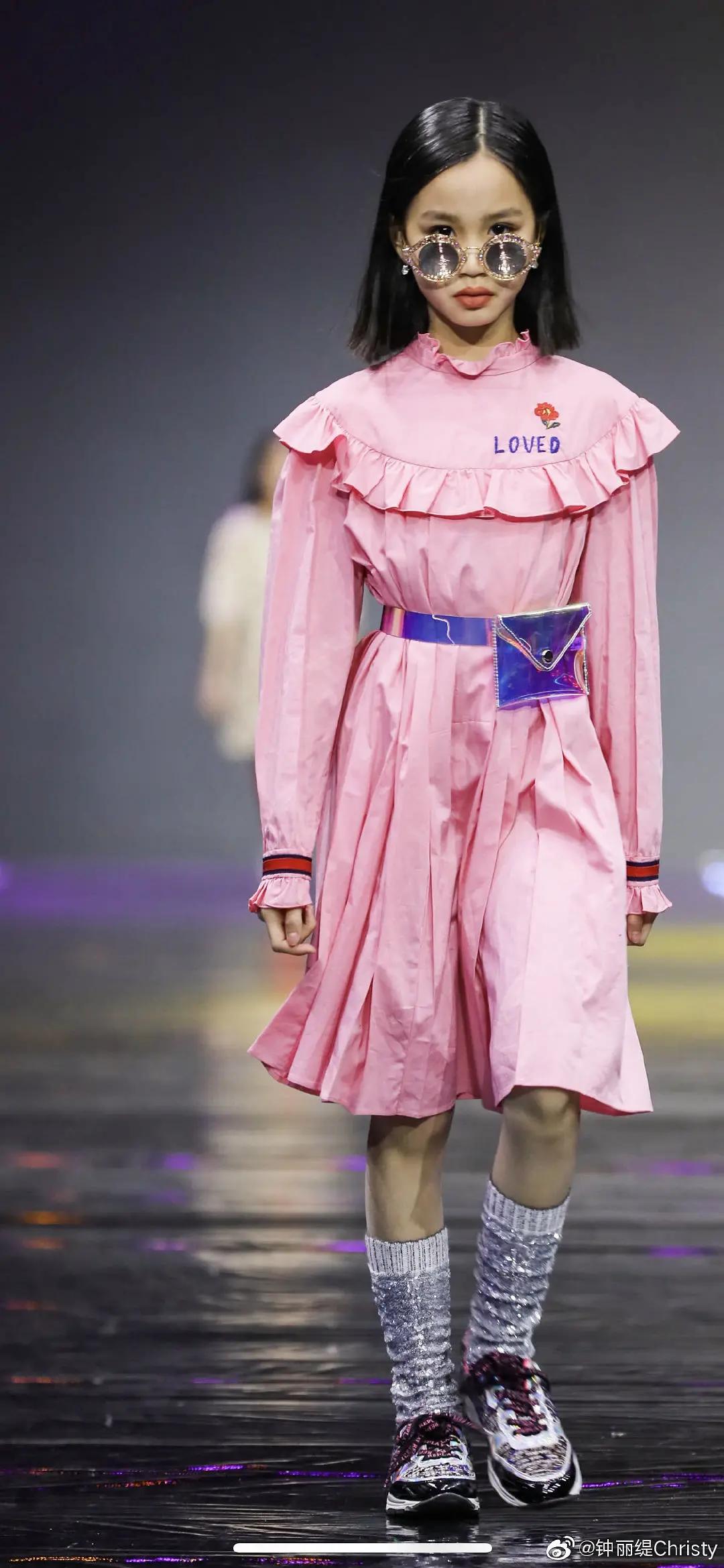 顶顶长大颜值,董洁和儿子顶顶差多少岁