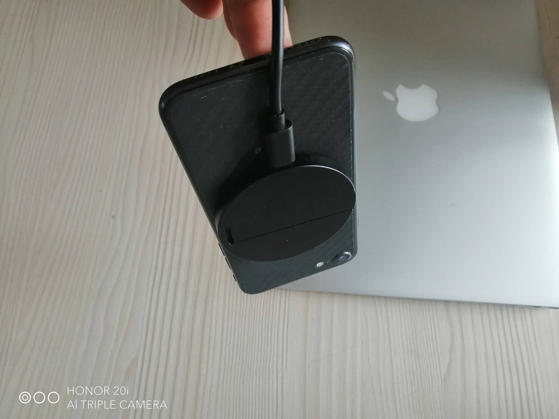 ESR亿色,esr亿色充电头